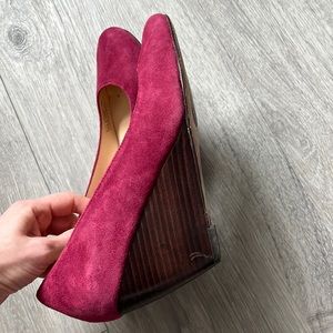 Cole haan maroon velvet wood heel wedge
